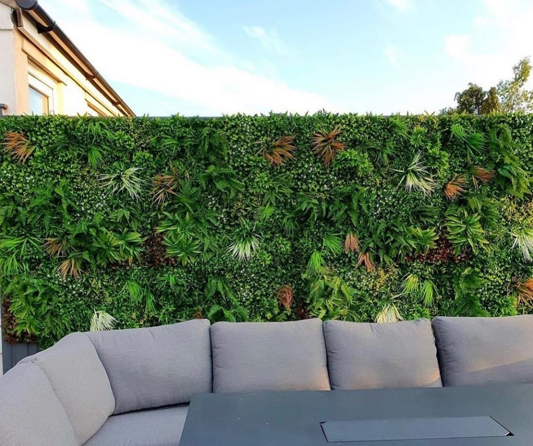 UV Green Walls