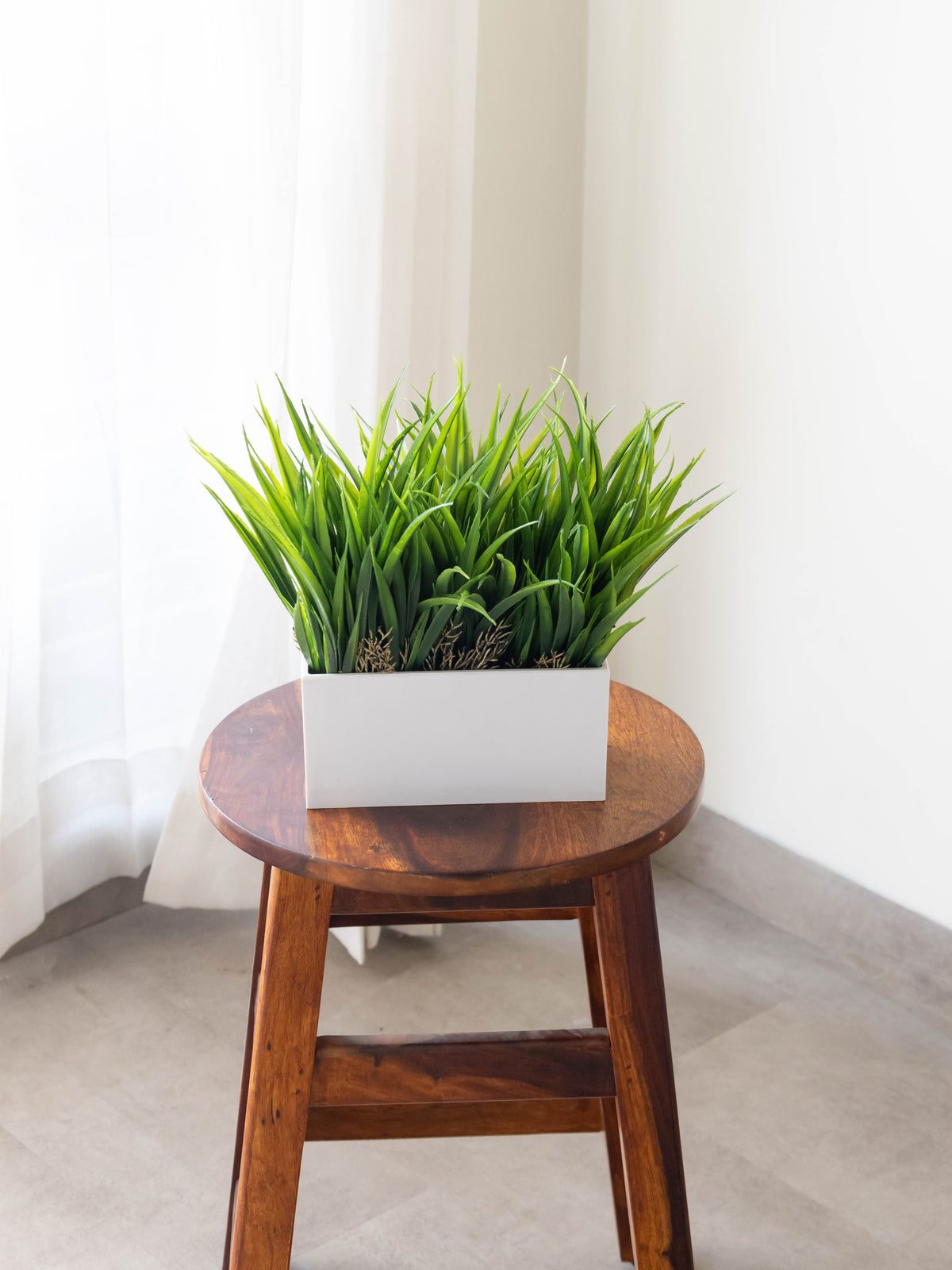 Artificial Lush Grass Tabletop in White Pot