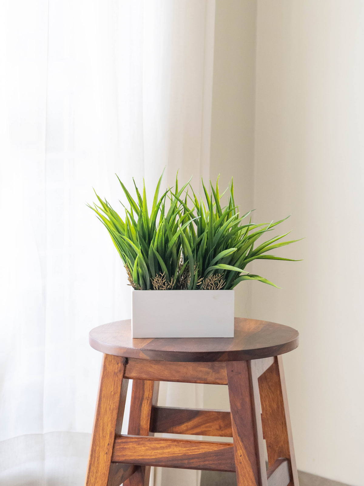 Artificial Lush Grass Tabletop in White Pot