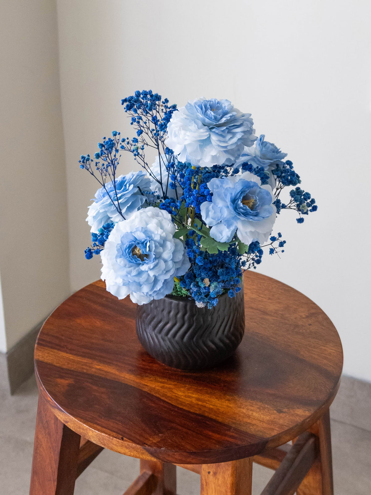 Azure Grace Blooms Table Top