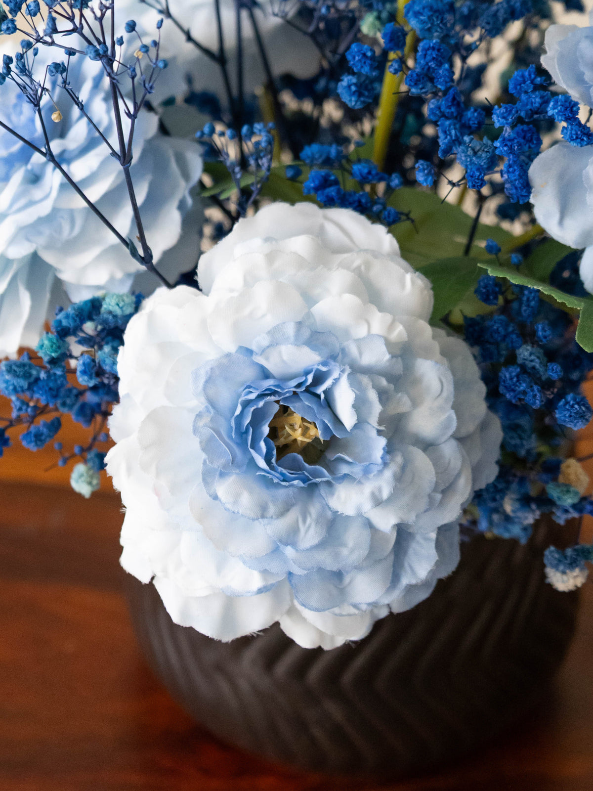 Azure Grace Blooms Table Top
