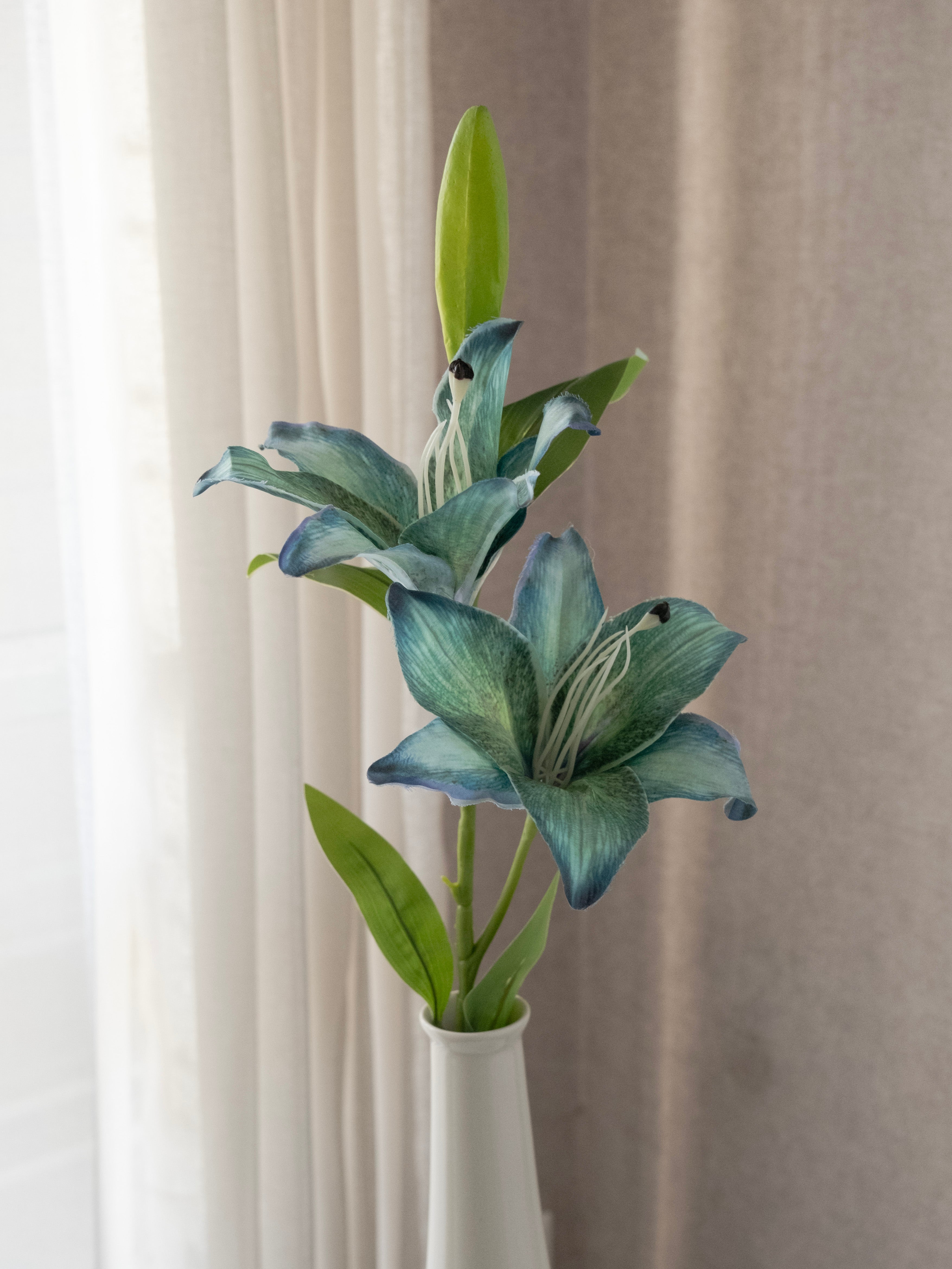 Artificial Lily Flower stick 84cm