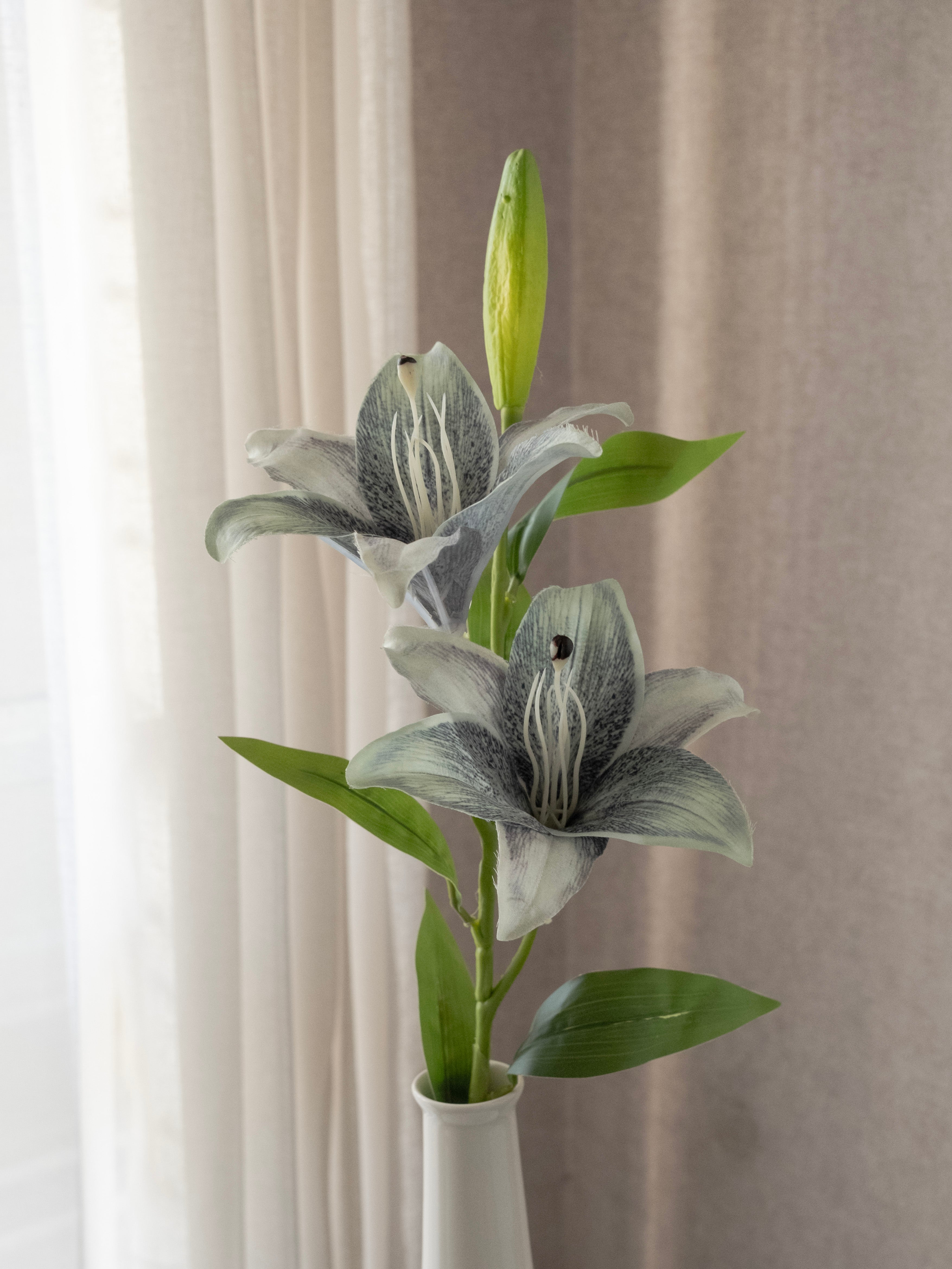 Artificial Lily Flower stick 84cm