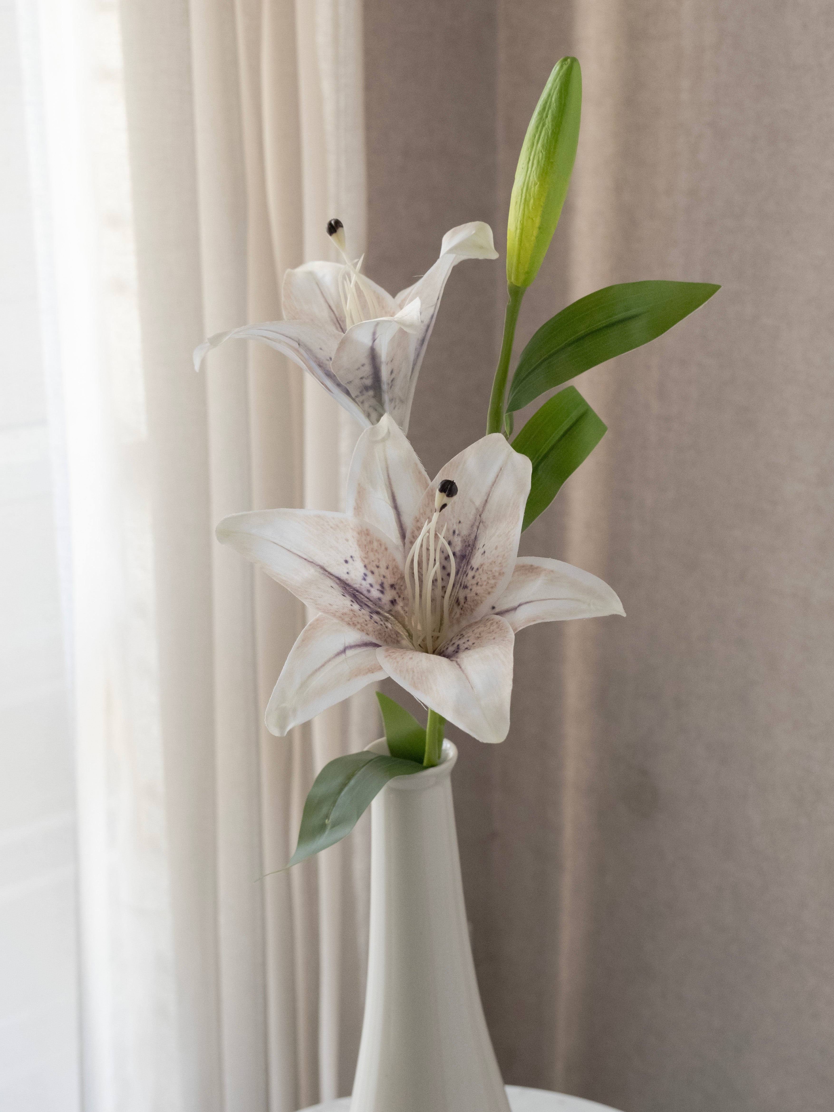 Artificial Lily Flower stick 84cm