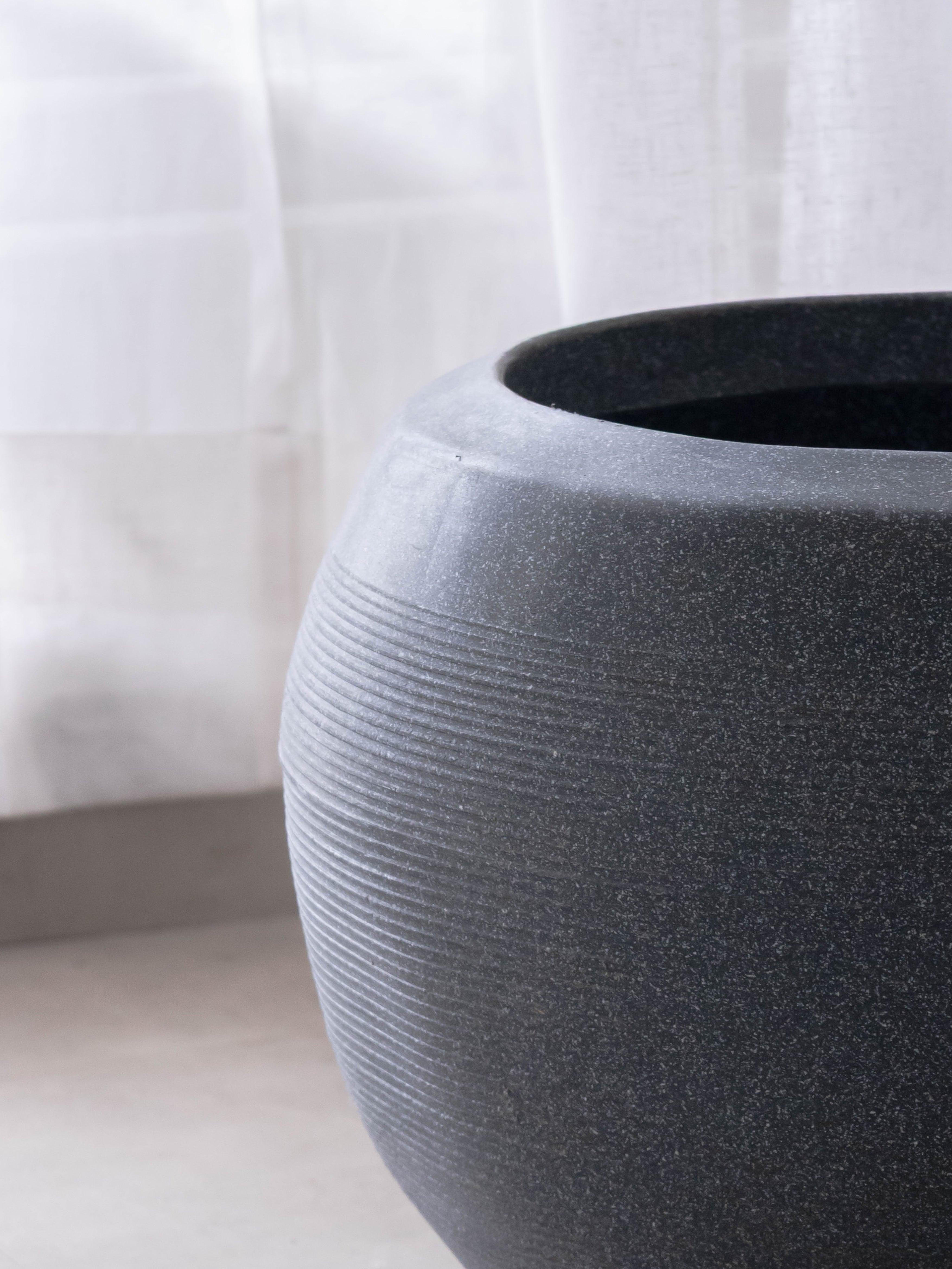 Elia Grey Polymer Pot