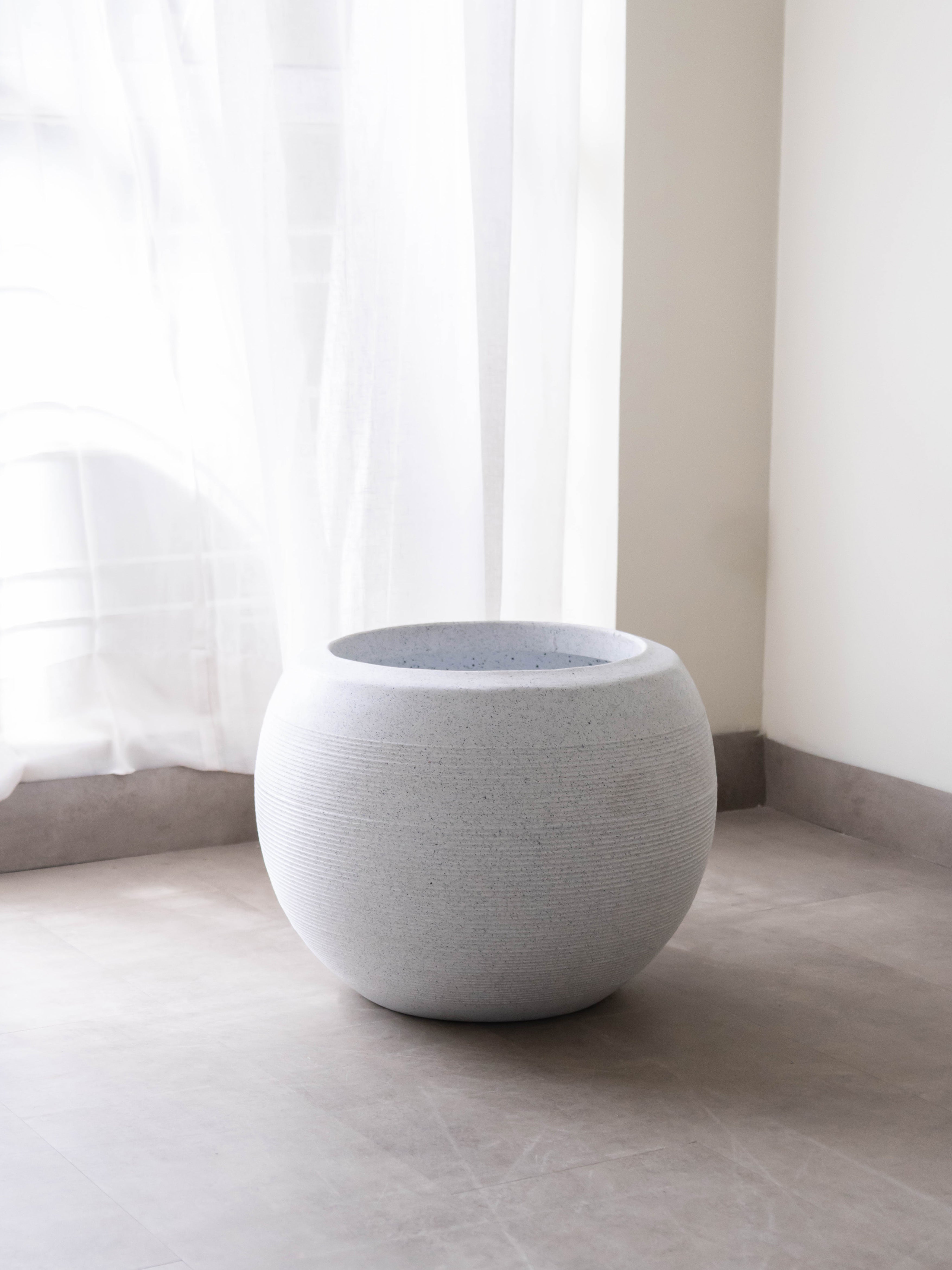 Elia White Polymer Pot