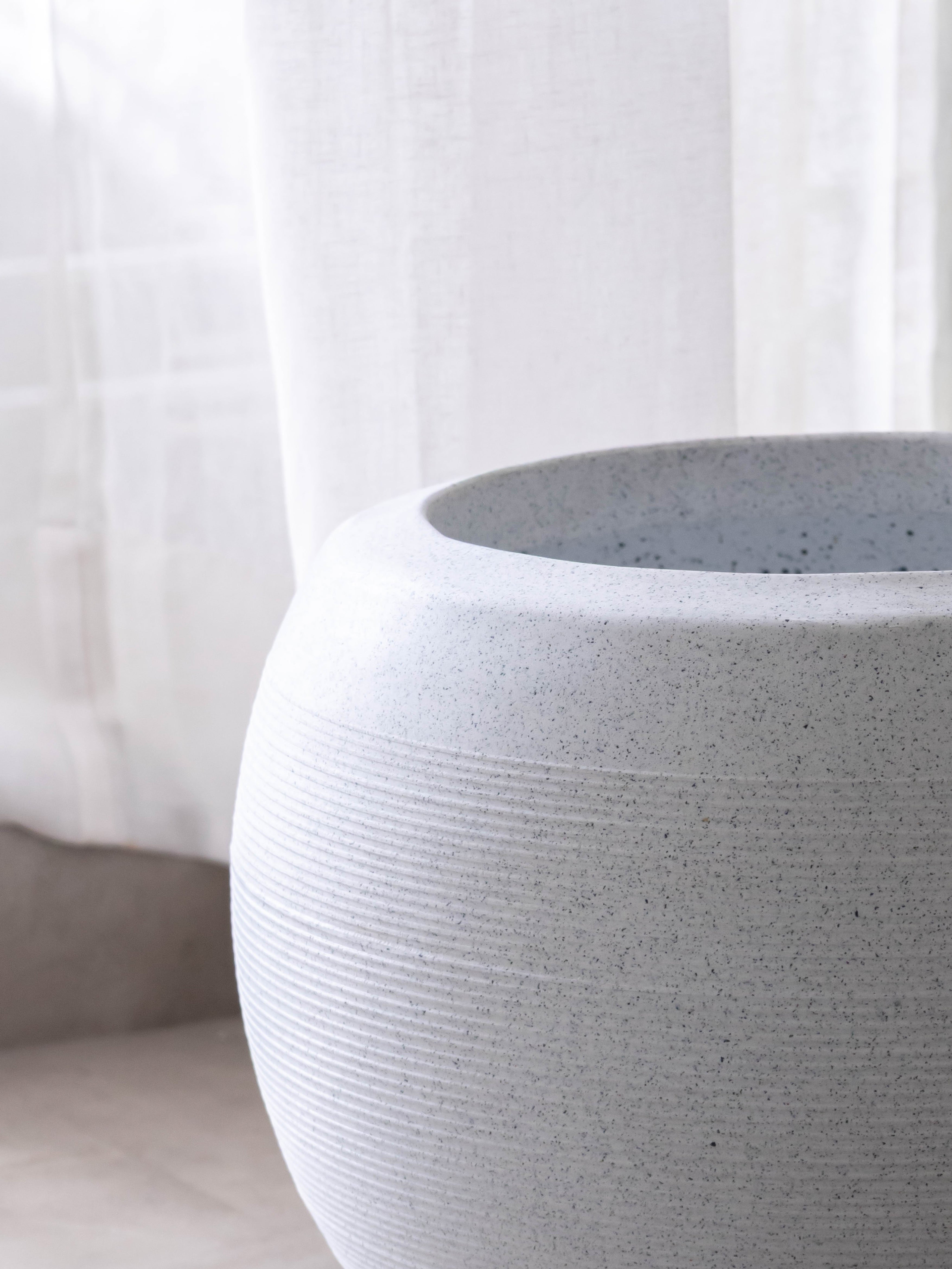 Elia White Polymer Pot