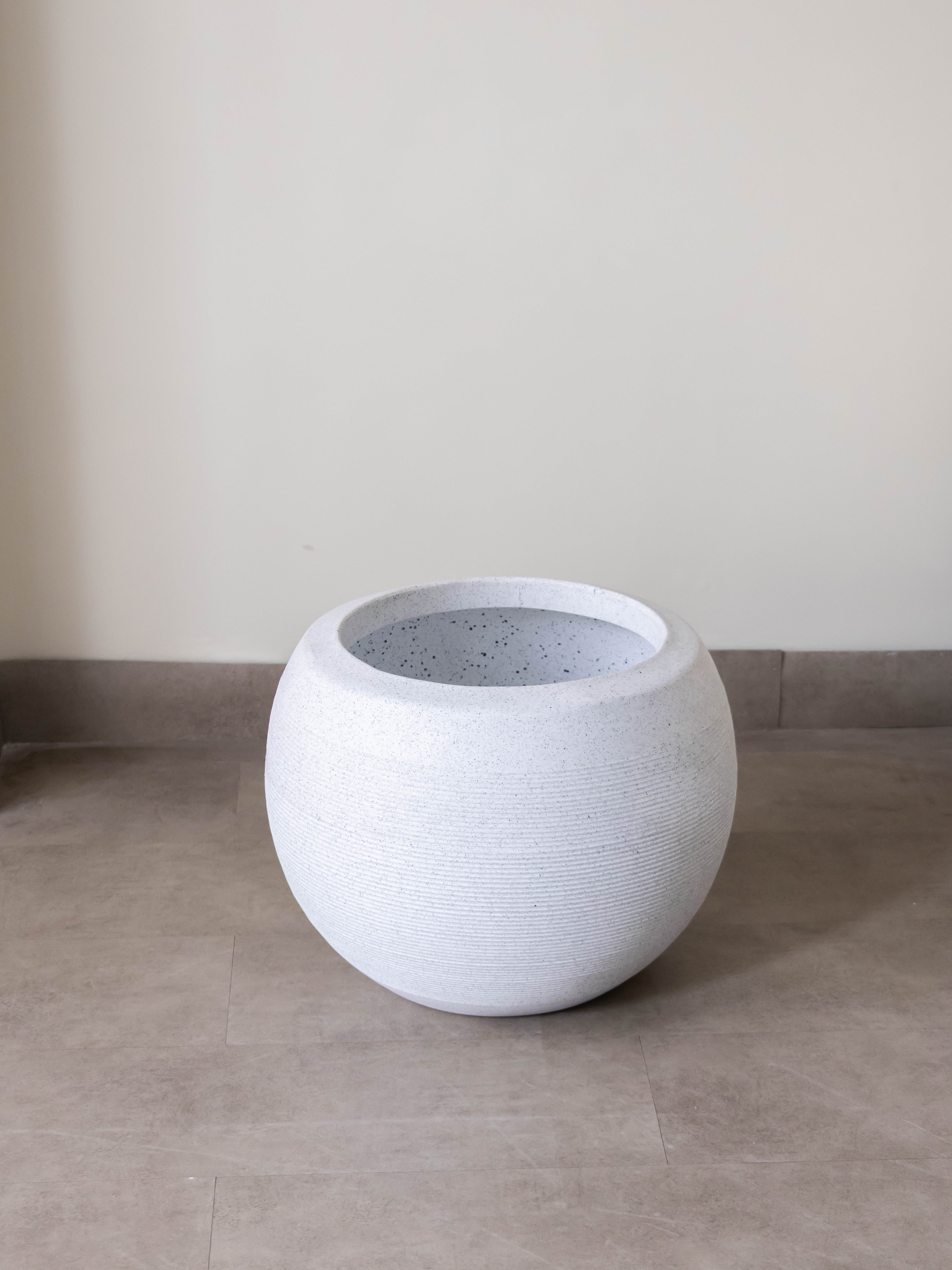 Elia White Polymer Pot