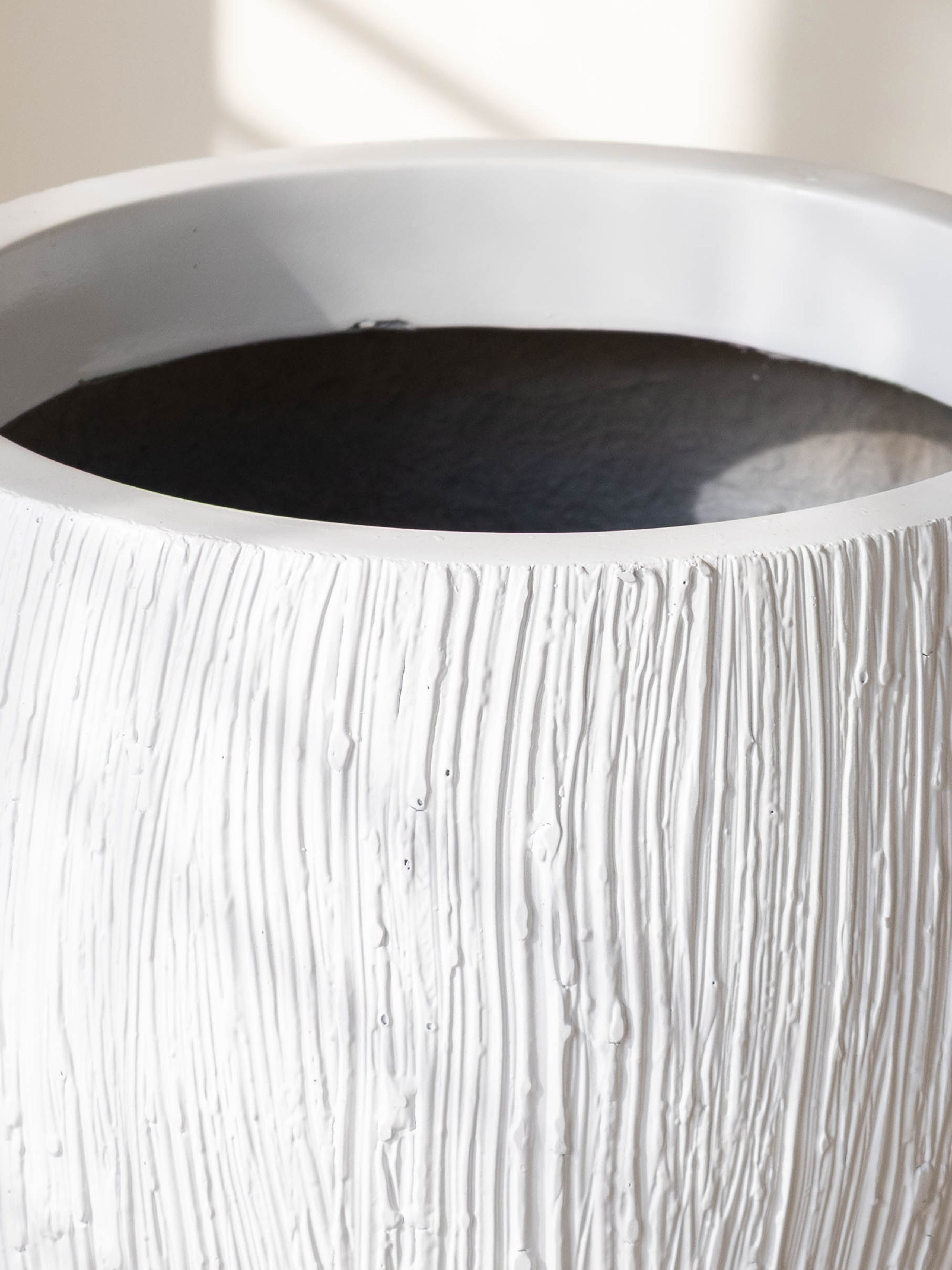 Dominican Planter - White