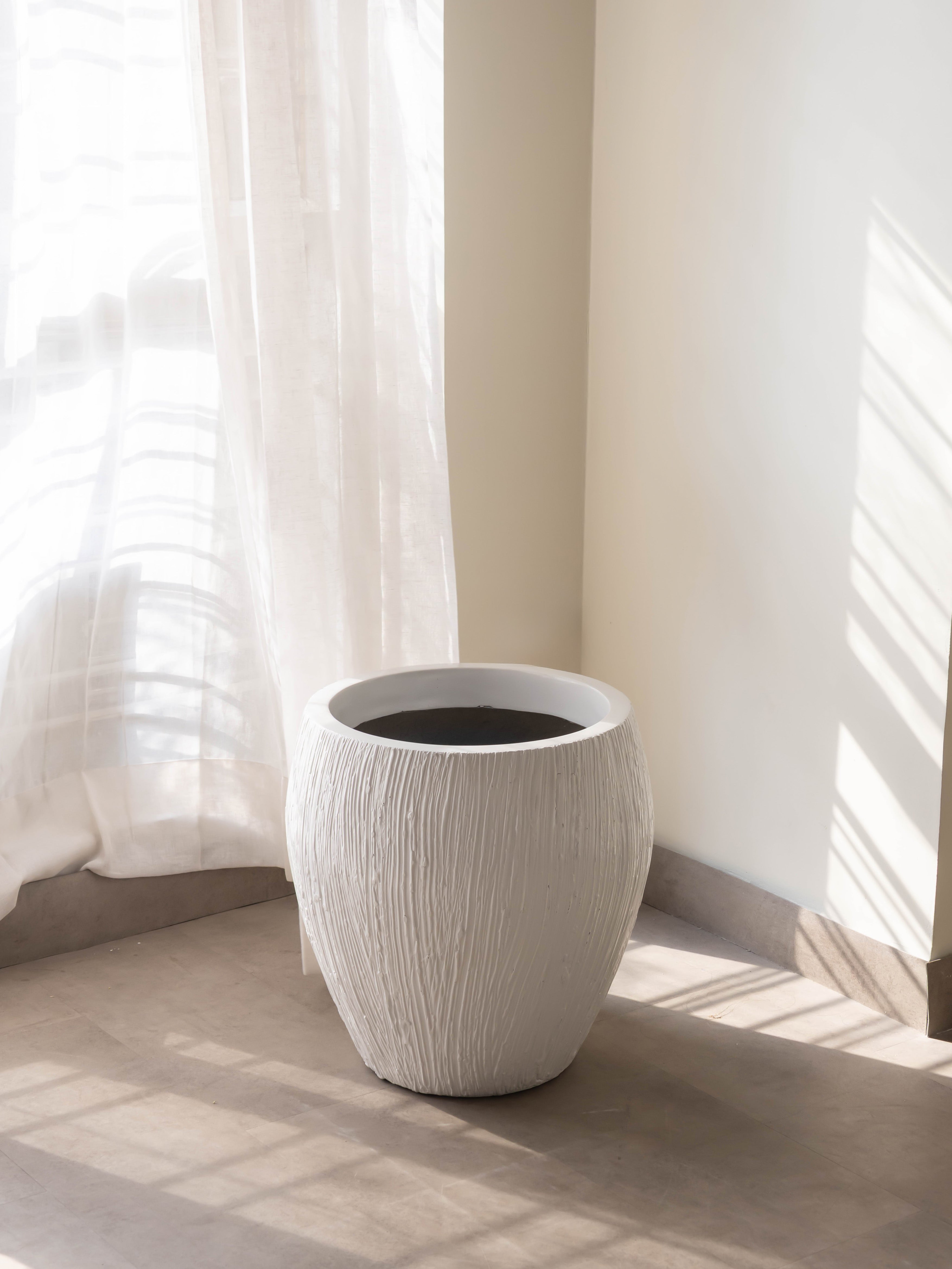 Dominican Planter - White