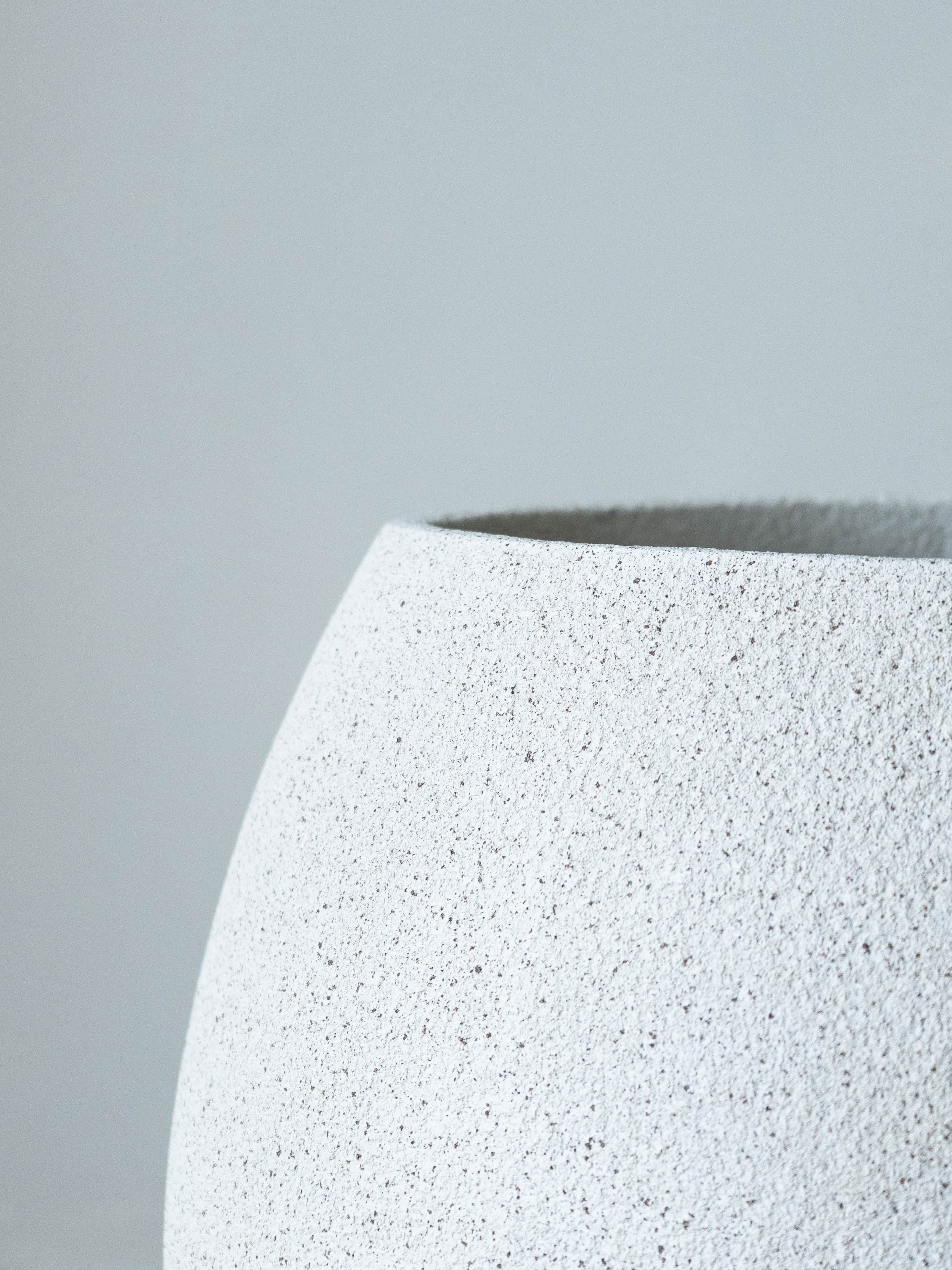 Luna Orb Planter – White