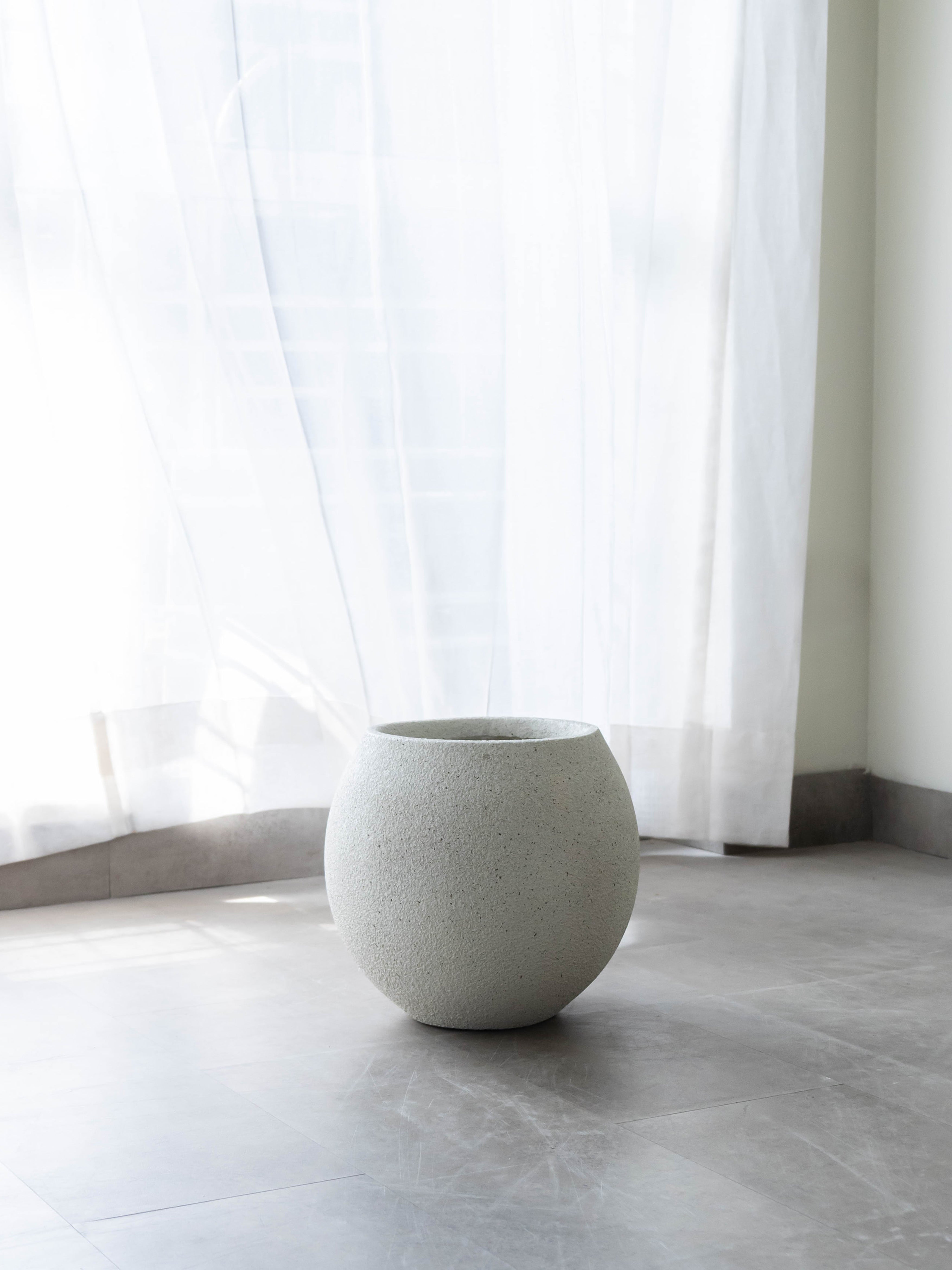 Luna Orb Planter – White