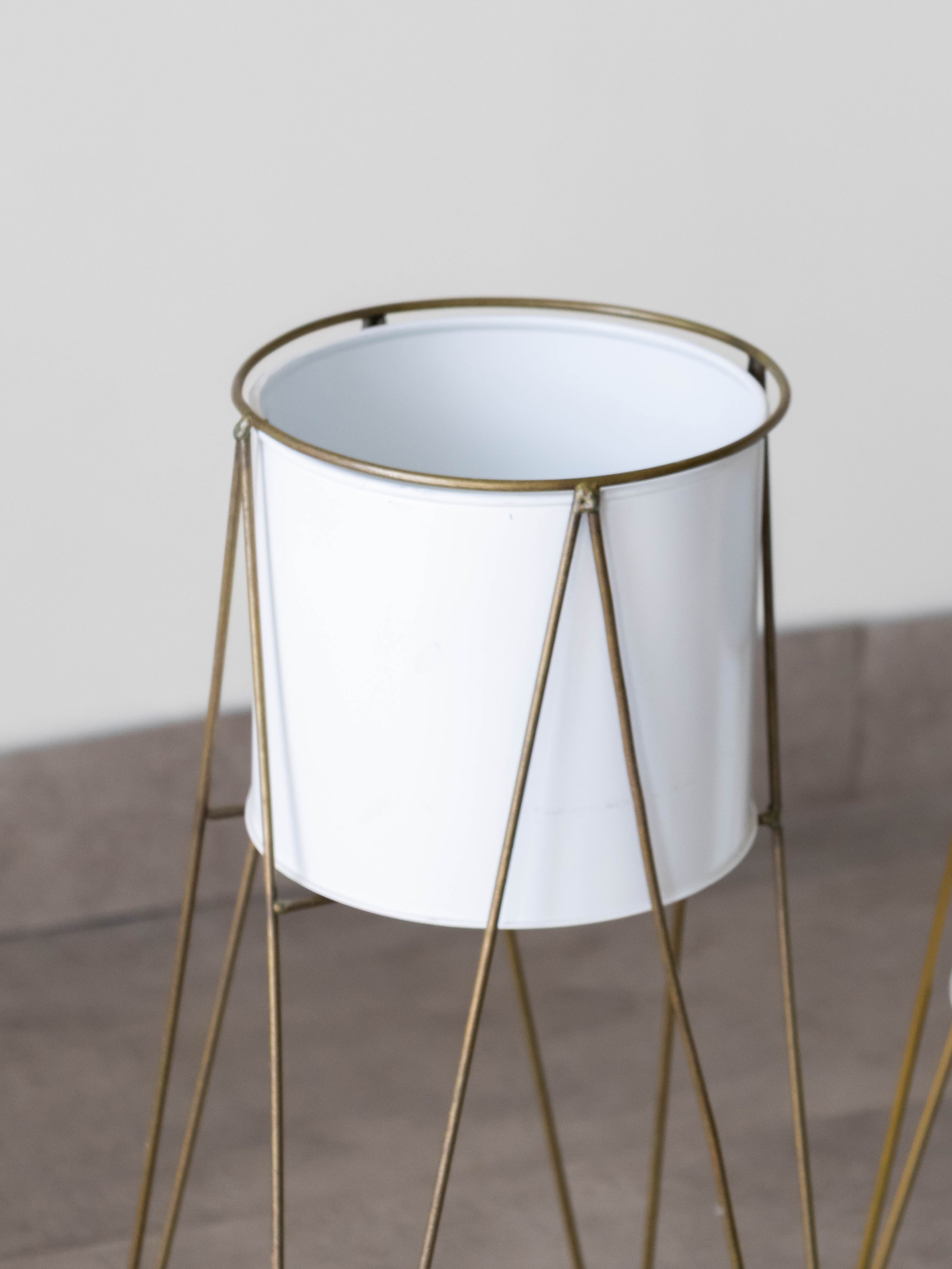 Aurum White Metal Planter with Stand