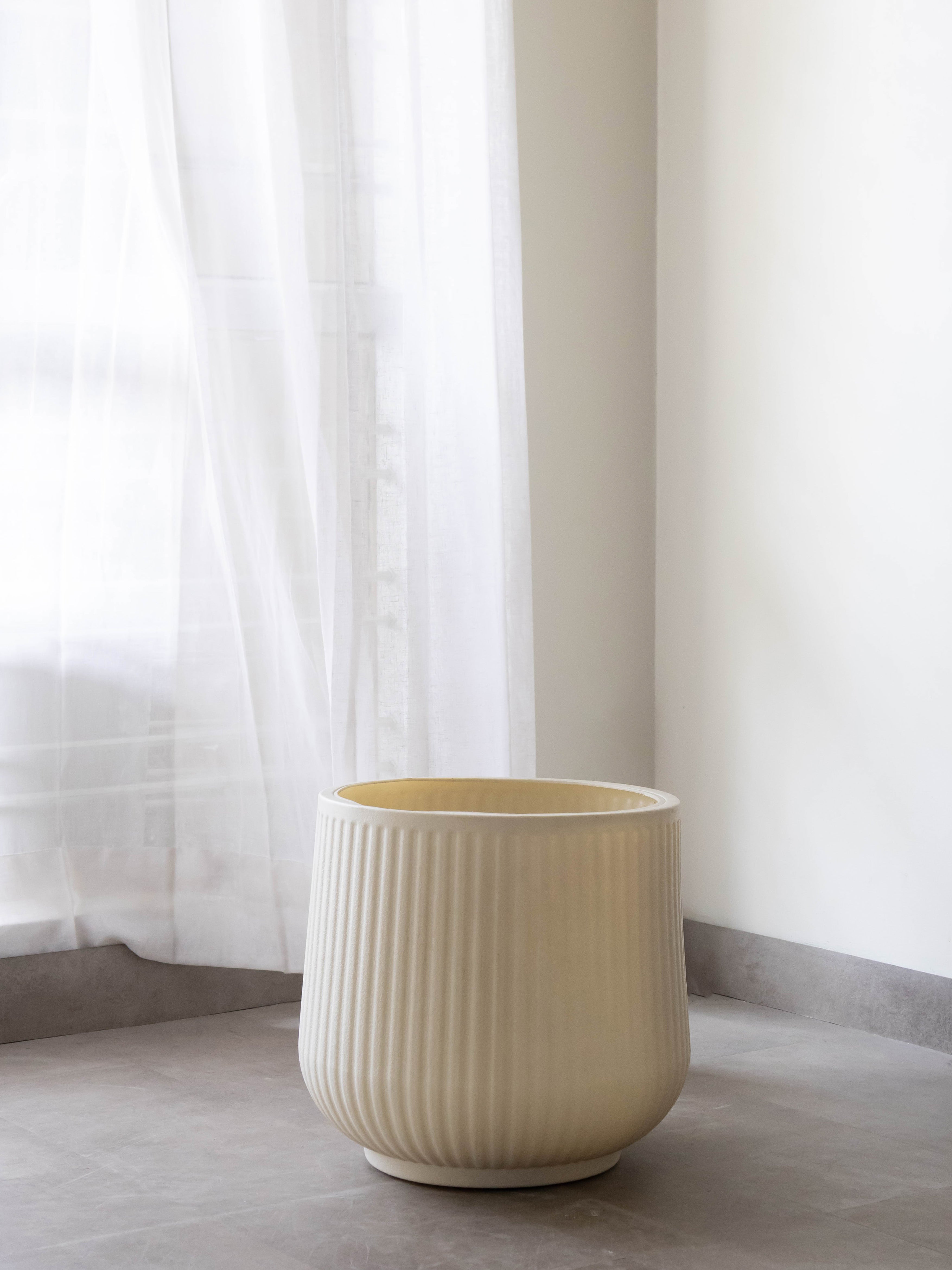 Ribbed Round Pot 14 Inch