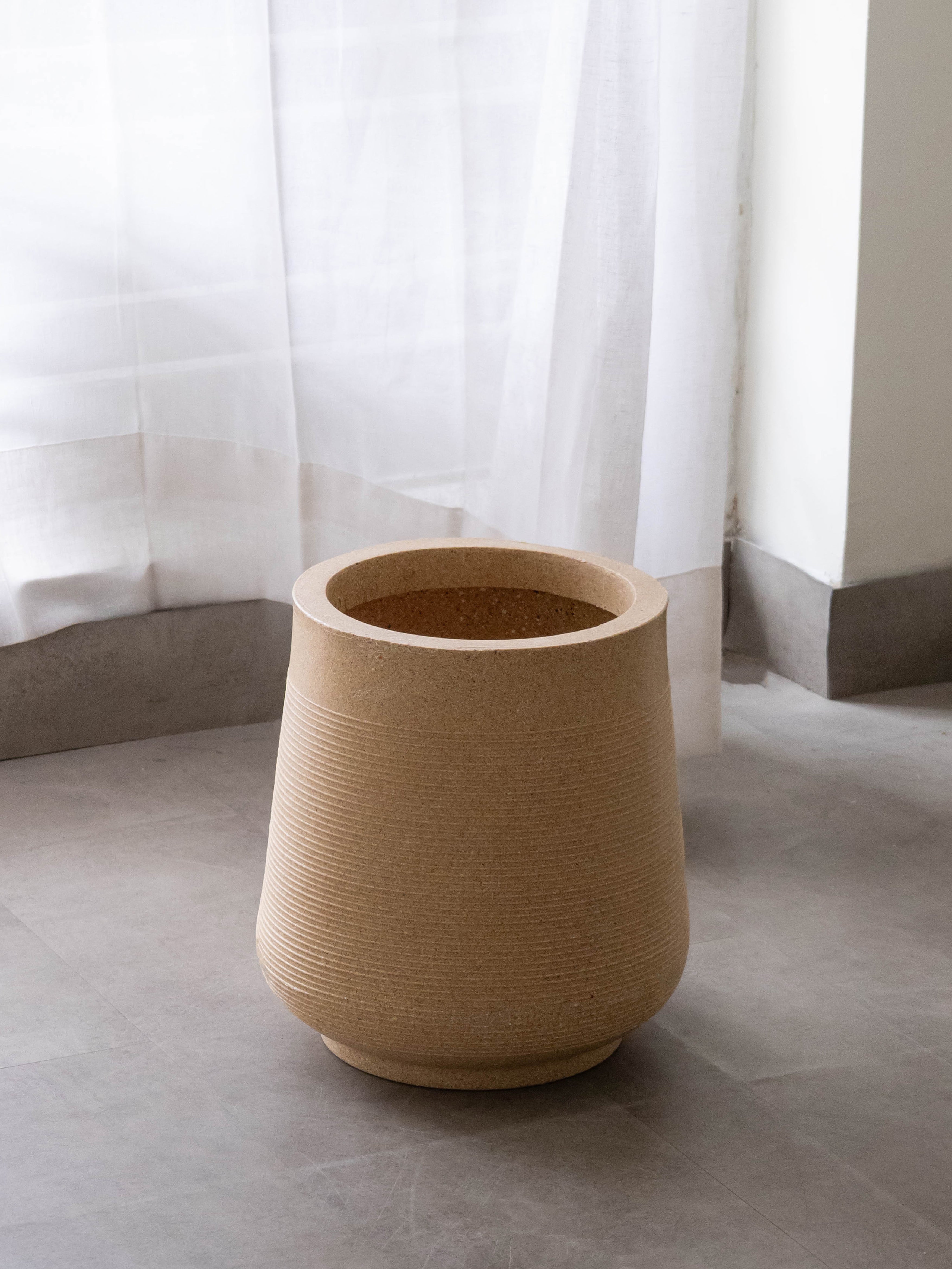 Sierra Beige Polymer Pot