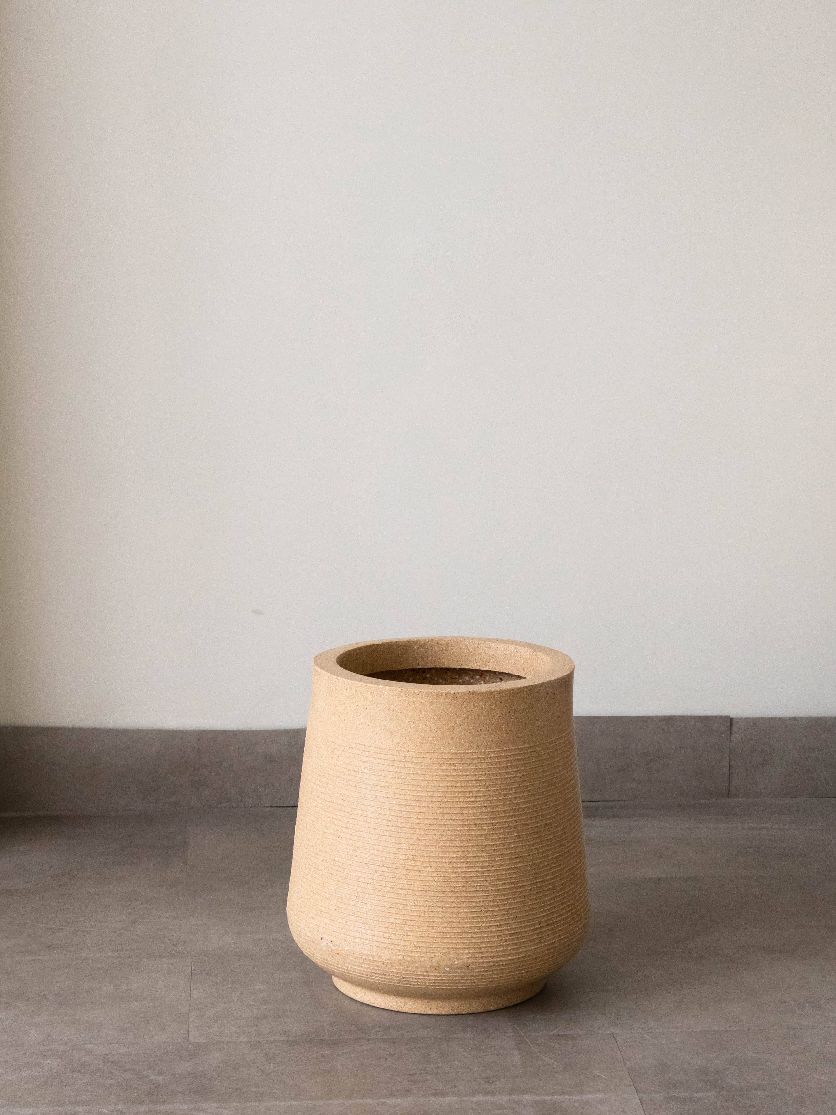 Sierra Beige Polymer Pot