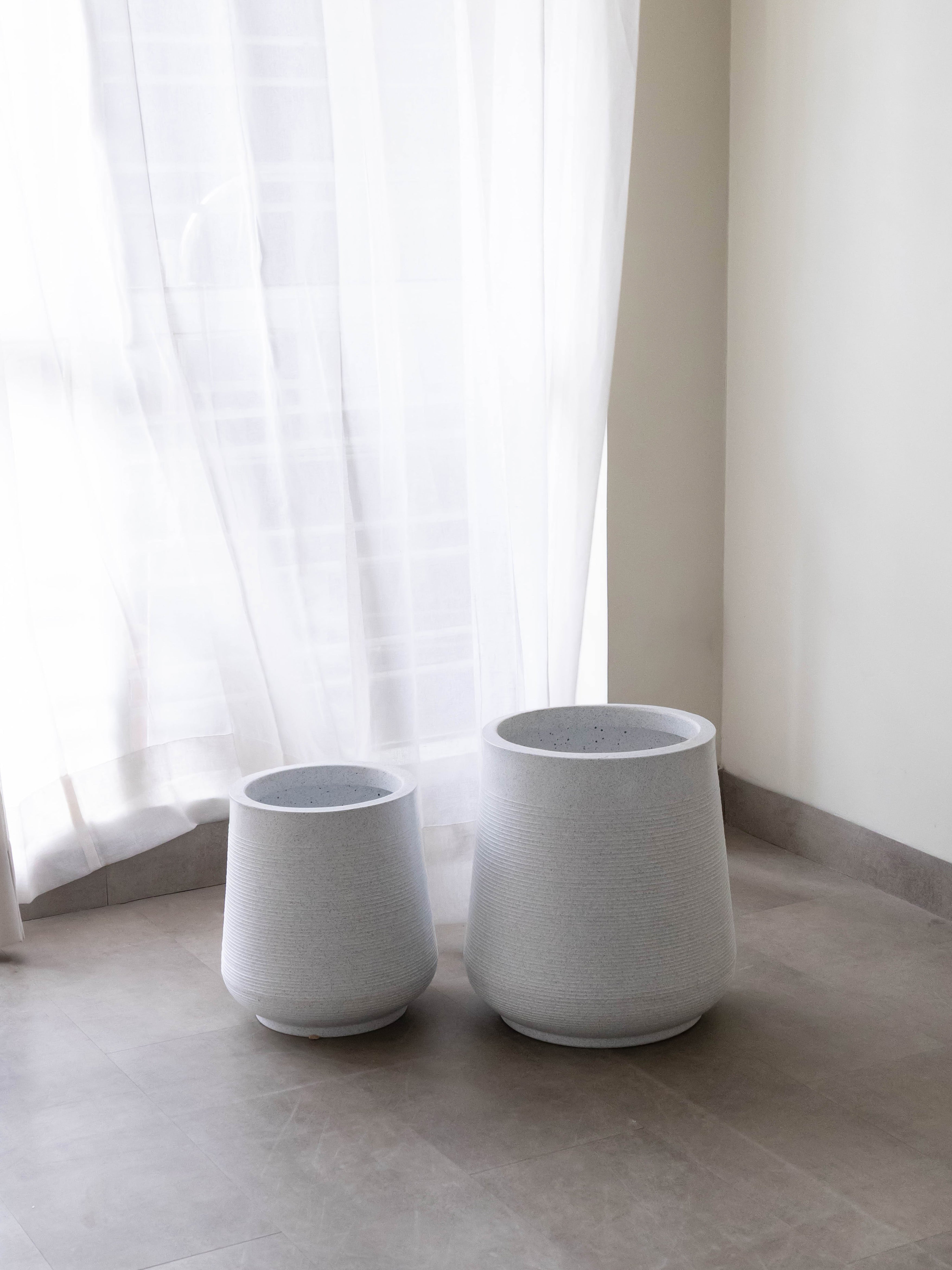 Sierra White Polymer Pot